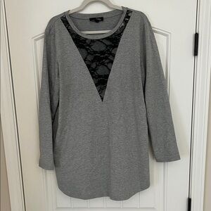 Suzanne Betro Grey Long Sleeve Tunic with Black Lace V-Inset. Sz 1X